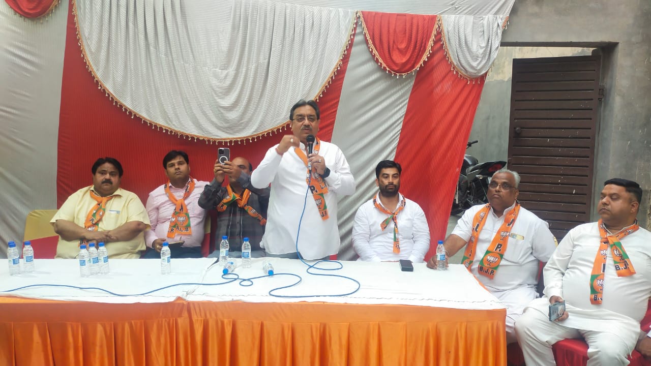 भाजपा प्रदेश महामंत्री राकेश राठौर ने सुशील कुमार रिंकू के हक में किया चुनाव प्रचार