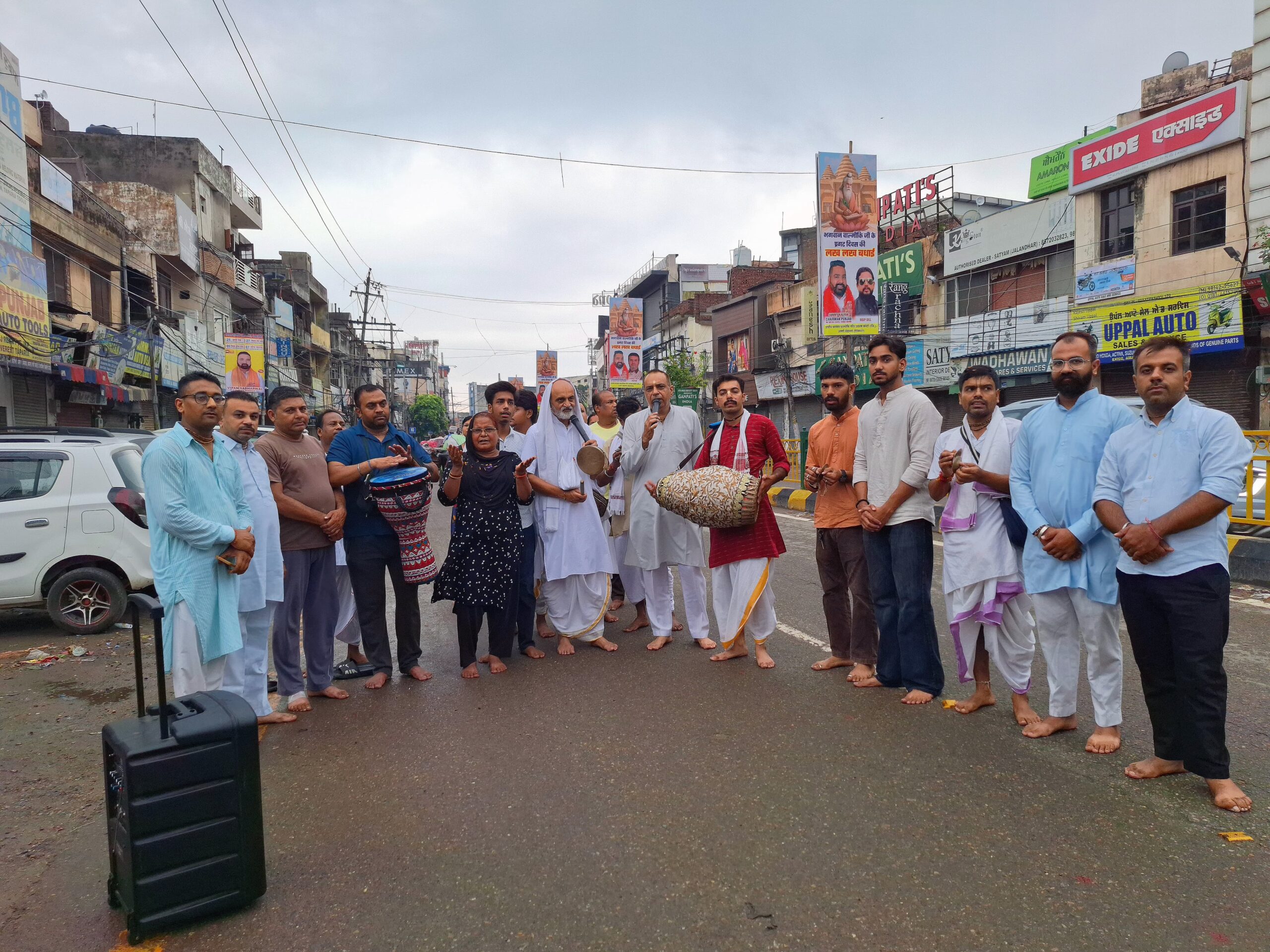 गोबिंद चले आओ गोपाल चले आओ संकीर्तन में झूमे अली मोहल्ला निवासी – सनी दुआ