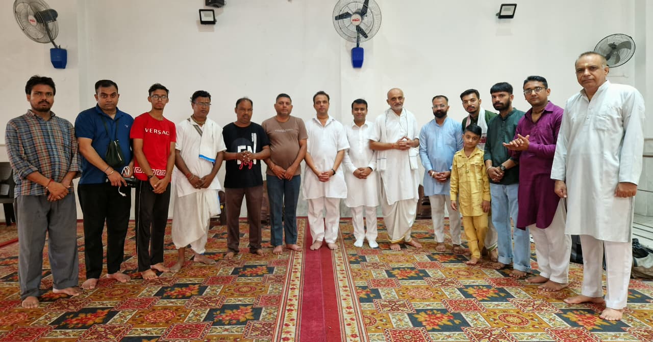 कार्तिक मास की तैयारी सम्पन्न  श्री गौर हरि संकीर्तन मंडल की ओर से कार्तिक मास की शुभ प्रभात फेरिया के उपलक्ष्य में एक मीटिंग का आयोजन