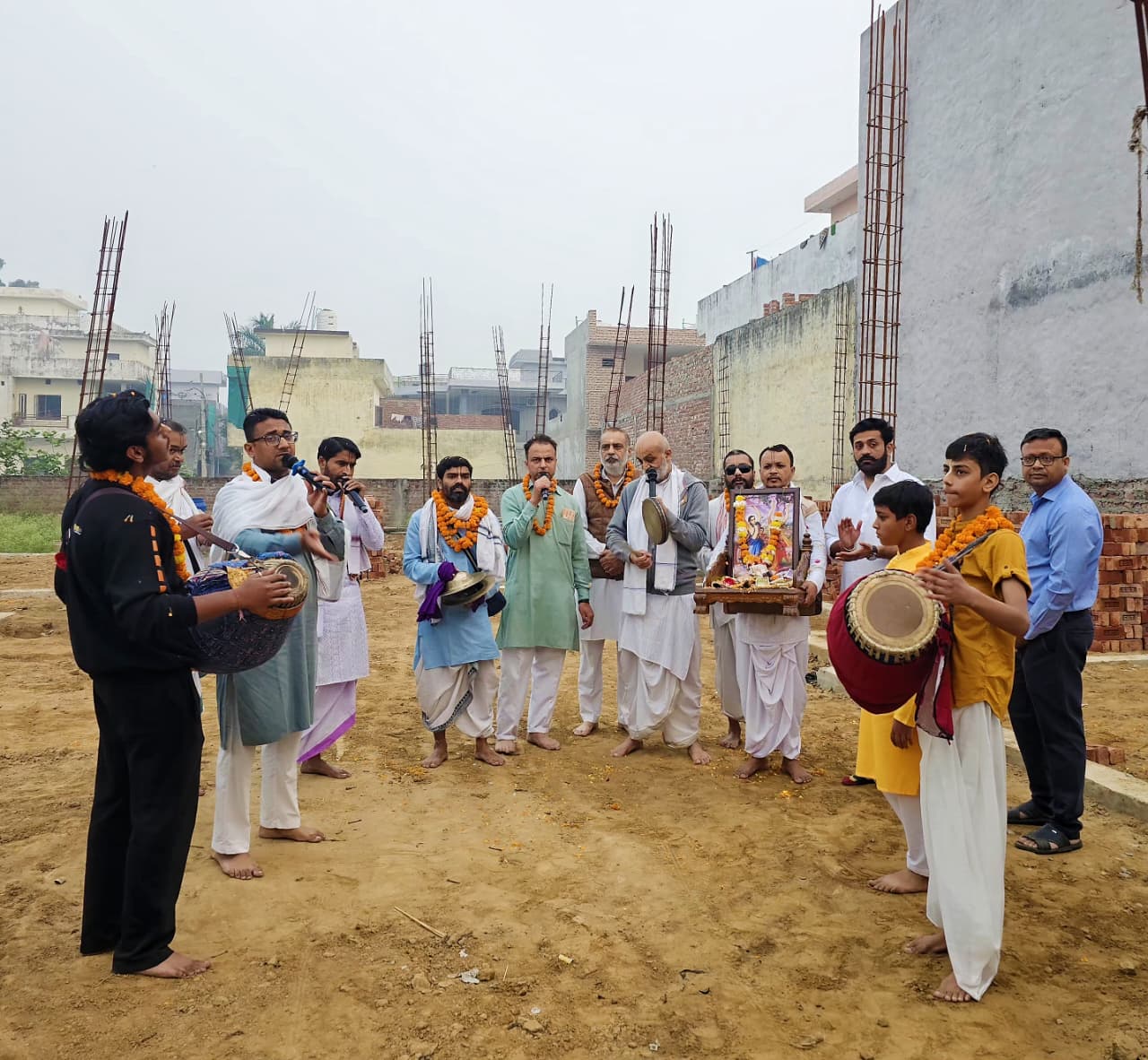 जय जय गोपाला ,गोपाला, मुरली मनोहर, नंदलाला, छोटी छोटी गईया, छोटे छोटे ग्वाल,छोटो सो मेरो, मदन गोपाल, के संकीर्तन पर झूमे विनय नगर निवासी – गौरव कोहली
