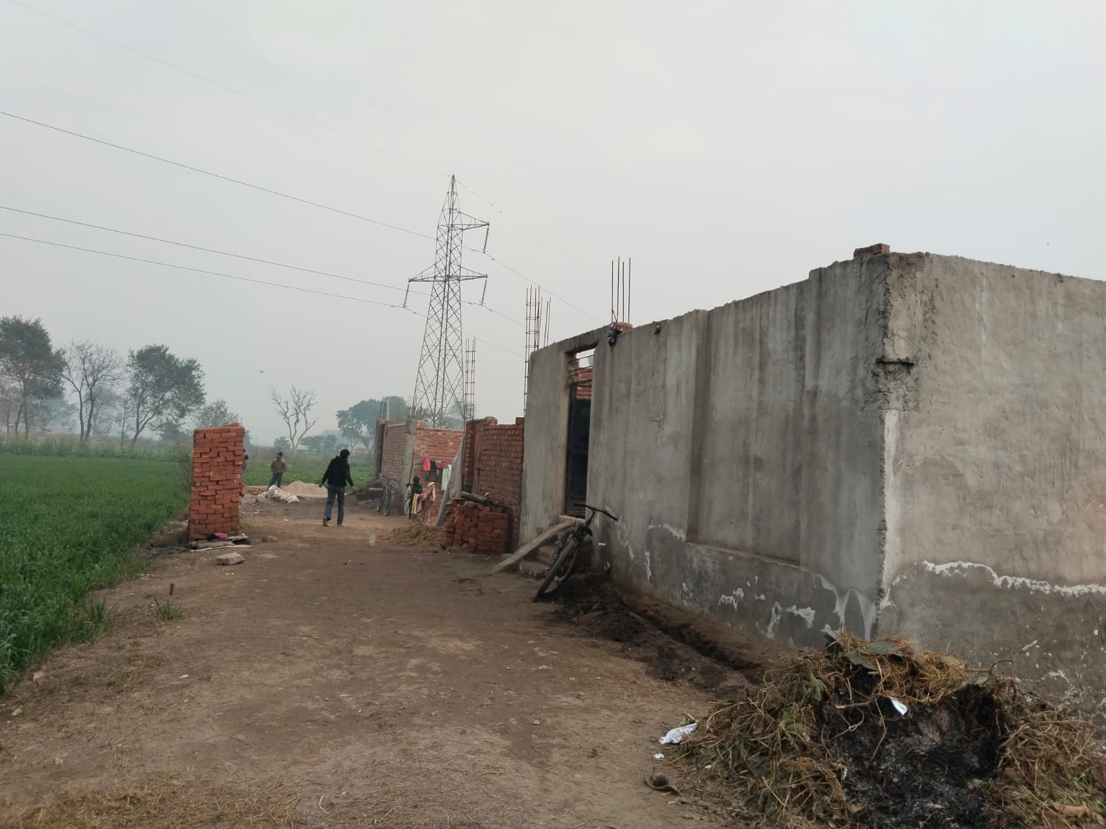 ਰੰਧਾਵਾ ਮੁਸੰਦਾ ਵਿਖੇ ਨਜਾਇਜ਼ ਕਲੋਨੀ ਕੱਟ ਕੇ ਸਰਕਾਰ ਨੂੰ ਲੱਖਾਂ ਦਾ ਚੂਨਾ,ਸਟਰਿੰਗ ਦਾ ਕਾਰੋਬਾਰ ਕਰਨ ਵਾਲਾ ਪਹਿਲਾਂ ਵੀ ਨਜਾਇਜ਼ ਕਲੋਨੀਆਂ ਕੱਟ ਕੇ ਸਰਕਾਰ ਨੂੰ ਵੱਡਾ ਨੁਕਸਾਨ ਪਹੁੰਚਾ ਚੁੱਕਾ