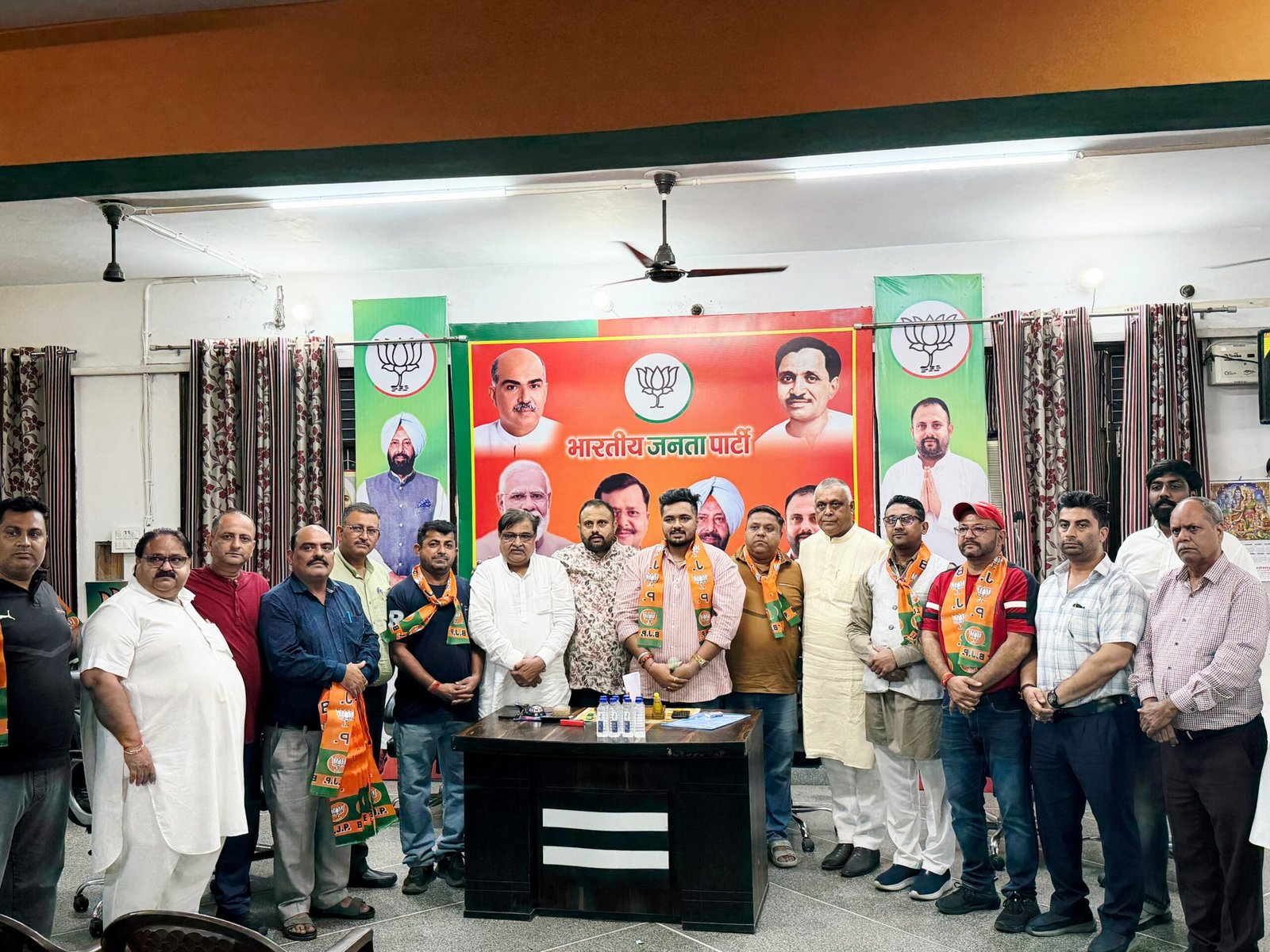 भाजपा में अर्जुन त्रेहन की सम्मानपूर्वक घर वापसी, जिला कार्यालय में हुआ स्वागत टिकट विवाद के बाद 16 दिसंबर 2024 को हुए थे निष्कासित, करीब दो साल बाद फिर थामा भाजपा का दामन